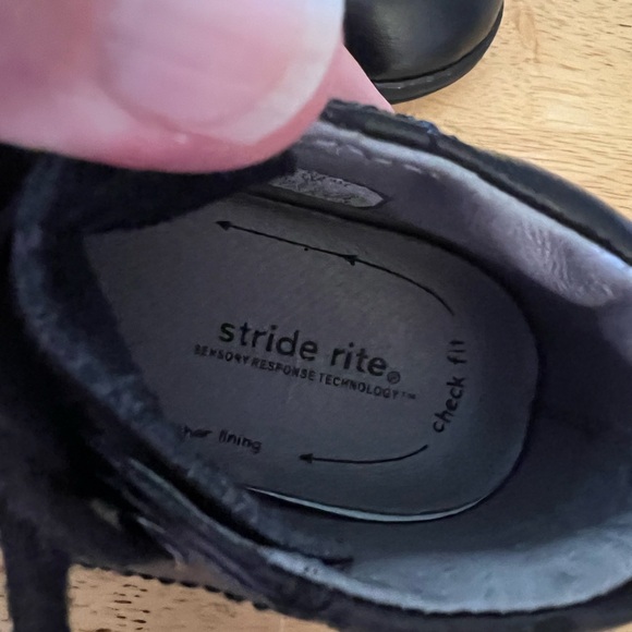 Black Stride Rite Walker Toddler Shoes. - Picture 3 of 5